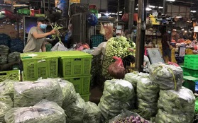 Tây Ninh ngưng giao nhận hàng hoá về chợ đầu mối ở TP.HCM, giá rau củ quả lập tức tăng