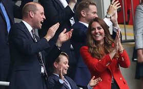 Vợ chồng Hoàng tử William cùng con trai ăn mừng cuồng nhiệt sau khi tuyển Anh vượt qua Đức trong trận siêu kinh điển ở Euro 2020