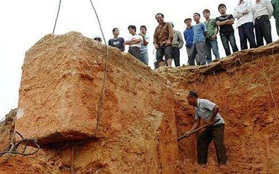 Quan tài bí ẩn được khai quật ở Quảng Tây, dưới đáy có ký hiệu lạ, các chuyên gia sững sờ: Đây là thứ chưa từng có!