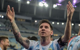 Khoảnh khắc trọng tài thổi còi hết giờ, Messi cùng đồng đội Argentina vỡ oà ăn mừng chức vô địch Nam Mỹ