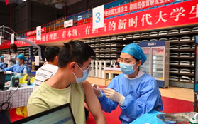 Trung Quốc sẽ cấm người không tiêm vắc-xin vào bệnh viện, trường học