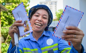 Trao quà tặng 47 công nhân thu gom rác bị nợ lương ở Hà Nội: "Sướng quá! Hôm nay nhà tôi sẽ có một bữa cơm có thịt rồi!"