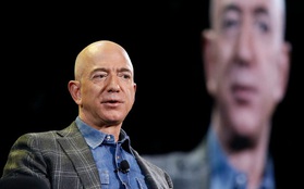 Jeff Bezos nghỉ hưu với khối tài sản 203 tỷ USD, gấp 762.012 lần tài sản trung bình của một công dân Mỹ về hưu