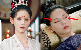 Netizen thế giới chỉ trích Trương Dư Hi vì bệnh nặng mà make up "dày cui" ở Dữ Quân Ca, quá lố không thua gì Cúc Tịnh Y