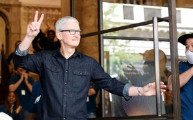 Apple thay đổi thế nào sau 10 năm dưới tay CEO Tim Cook?