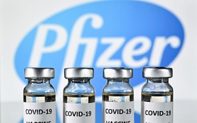 Hơn 269.000 liều vắc xin Pfizer trong số 1 triệu liều do Mỹ tặng về đến Hà Nội