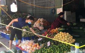 Hà Nội tiếp tục giãn cách xã hội, giá rau củ quả tăng mạnh