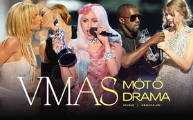 9 khoảnh khắc sốc nhất VMAs: Kanye West giật mic Taylor Swift, Lady Gaga "thịt sống" không bằng hành động của 2 chị số 4