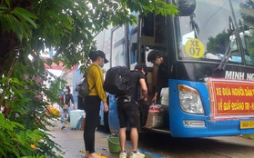 Bình Thuận đưa 15 người "ngồi thùng xe đông lạnh né chốt" về quê