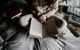 Học theo tỷ phú: Bill Gates có thói quen đọc sách trước khi ngủ, giúp bớt căng thẳng và dễ giàu có hơn