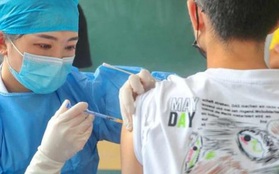 Trung Quốc bắt đầu tiêm mũi vaccine Covid-19 tăng cường