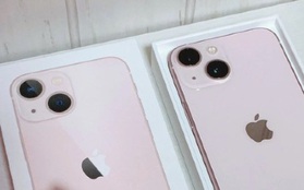 Ngập tràn ảnh iPhone 13 màu hồng trong ngày đầu mở bán, hội chị em "quay xe" khen tới tấp?