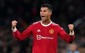 Ronaldo lập kỷ lục trong ngày hóa người hùng phút cuối giúp MU thắng ngược siêu kịch tính