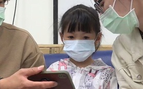 Bác sĩ phát hiện "sỏi" ở cả 2 mắt của bé gái 5 tuổi, xuất phát từ thói quen mà nhiều trẻ em mắc phải