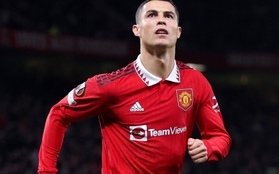 Ronaldo ghi bàn, Man Utd qua vòng bảng Europa League