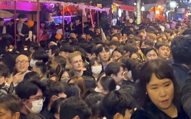 Hình ảnh đám đông 100.000 người kẹt cứng trong phố hẹp Seoul đêm thảm kịch Halloween