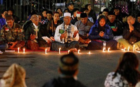 Chủ tịch đội Arema nhận trách nhiệm vụ bạo loạn khiến 125 người chết ở Indonesia