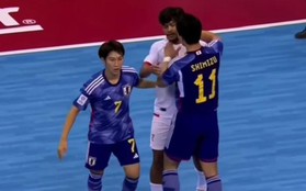 Tuyển thủ futsal Indonesia bị chỉ trích nặng nề vì chơi fair-play trước Nhật Bản