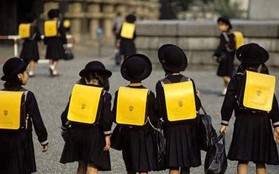 Tại sao trẻ em Nhật không bao giờ bị bố mẹ quát mắng ở nơi công cộng: Phương pháp giáo dục đỉnh cao khiến cả thế giới ngưỡng mộ