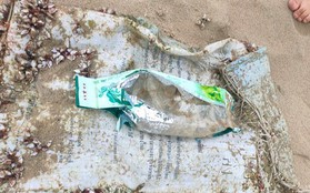 Phát hiện 2 gói nylon nghi chứa ma túy dạt vào biển Đà Nẵng