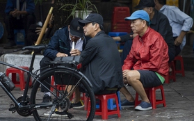 Hà Nội sáng nay: Người dân co ro trong đợt không khí lạnh đầu tiên của mùa đông