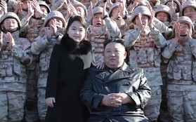 Con gái ông Kim Jong-un xuất hiện lần thứ hai khiến truyền thông xôn xao về ẩn ý của Triều Tiên