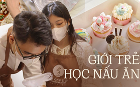 Giới trẻ rủ nhau mặc tạp dề, tự tay làm vô số món ngon tại các lớp học nấu ăn ở TP.HCM