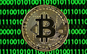 Năm 2023, giá Bitcoin có thể giảm 70% và giá vàng có thể tăng 30% lên 2.250 USD/ounce