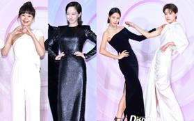 Thảm đỏ SBS Entertainment Awards: Song Ji Hyo - So Min lột xác đỉnh cao giữa dàn Running Man, ai dè lu mờ vì danh hài tạo dáng lố