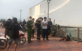Cảnh sát kịp cứu thanh niên trầm cảm nhảy cầu Thuận Phước
