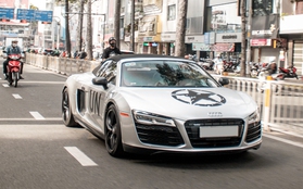 Ông Đặng Lê Nguyên Vũ cầm lái Audi R8 V10 Spyder độc nhất Việt Nam xuống phố