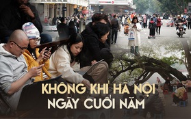 Hà Nội: Người người rủ nhau lên phố tận hưởng không khí ngày cuối năm, cà phê vỉa hè cũng kín khách ngồi