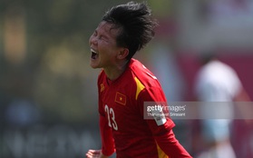 Bóng đá Việt Nam làm nên lịch sử, cổ động viên tấm tắc: "Tự hào quá các chiến binh…"
