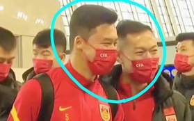 "Cười vượt khẩu trang" sau ngày thua Việt Nam, cầu thủ Trung Quốc gây phẫn nộ lớn