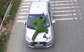 Nam thanh niên vi phạm giao thông liều lĩnh nhấn ga ô tô đâm thẳng vào chiến sĩ cảnh sát