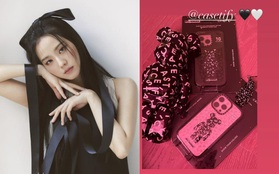 Soi loạt ốp iPhone Jisoo (BLACKPINK) vừa được tặng, đúng chuẩn "đen hồng" với giá cao ngất ngưởng