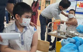 Hơn 133.000 trẻ 5-11 tuổi ở Hà Nội tiêm vaccine COVID-19