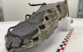 Băng tan trên núi Na Uy để lộ một chiếc giày 1.500 năm tuổi, chứa đựng bí mật thời trang cổ đại