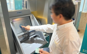 Rút tiền tại ATM bằng căn cước công dân: Mất tiền ai chịu trách nhiệm?