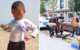 Trung Quốc: Bé trai 3 tuổi mất tích sau sự cố rơi xuống cống, người cha bất lực nhìn con trai bị dòng nước cuốn trôi