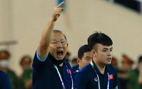 HLV Park Hang-seo sốt ruột, nhắc trọng tài sớm kết thúc trận chung kết SEA Games 31