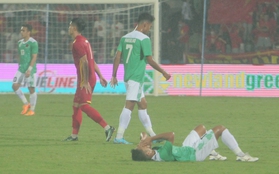 Cầu thủ Indonesia ôm đầu, đổ gục xuống sân sau 90 phút "ác mộng" trước U23 Việt Nam