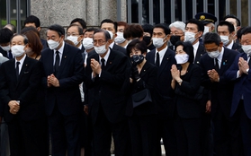 Hàng dài người đến tiễn đưa cựu Thủ tướng Nhật Bản Abe Shinzo