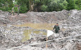 Phát hiện xác máy bay Mỹ dưới ao tôm ở Trà Vinh