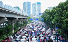 Vì sao Sở GTVT Hà Nội vẫn chưa thể tách riêng làn ô tô trên đường Nguyễn Trãi?