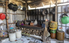Chái bếp - một “căn nhà” được xây riêng chỉ để nấu cơm ở miền Tây, nơi ám đầy mùi khói bếp nhưng chất chứa bao kỷ niệm về mái ấm gia đình