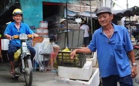 Người quét rác may mắn trúng số 2,3 tỷ đồng và bí quyết "nhờ vợ giữ mới còn tiền tỷ"