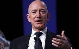 Jeff Bezos: "Nghĩ về những điều làm bạn hối tiếc ở tuổi 80, đó sẽ là những thứ mà bạn không dám làm!"