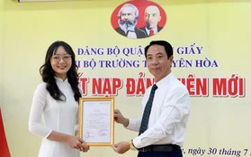 Nữ sinh Hà Nội đỗ 4 trường đại học top đầu được kết nạp Đảng