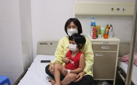 Số ca mắc sốt xuất huyết tăng vọt tại Hà Nội